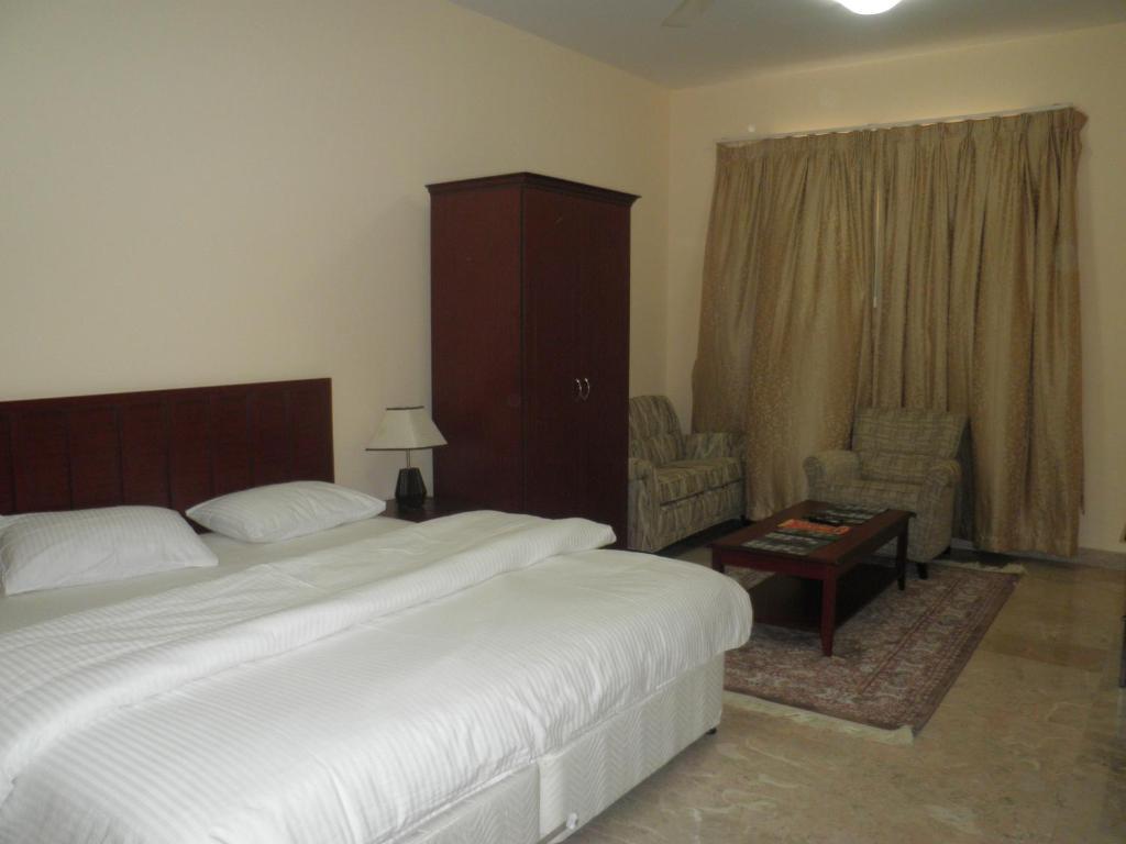 Hamasa Plaza Hotel Ал Бурайми Стая снимка