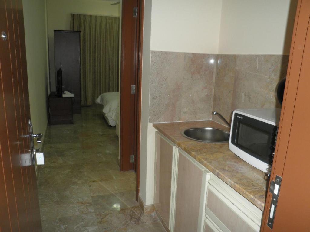 Hamasa Plaza Hotel Ал Бурайми Стая снимка